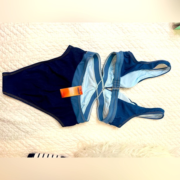 Cupshe X JoJo Escaping Cutout One piece swimsuit  size Small - Picture 3 of 6